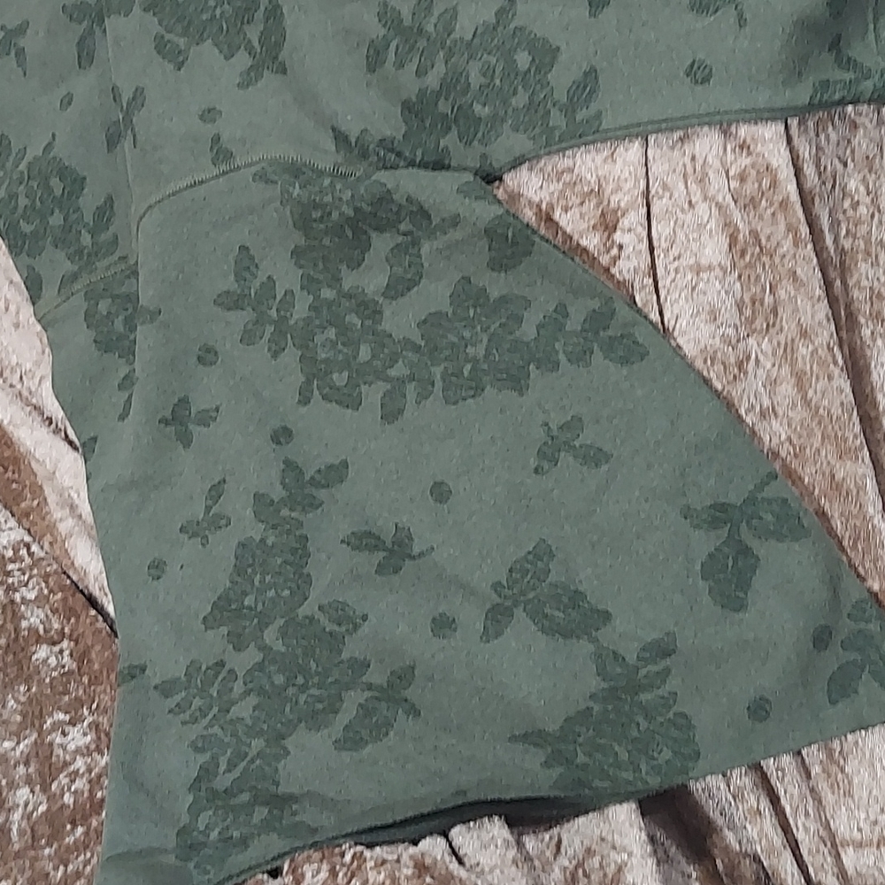 New Women's 1x Green top - Picture 4 of 5